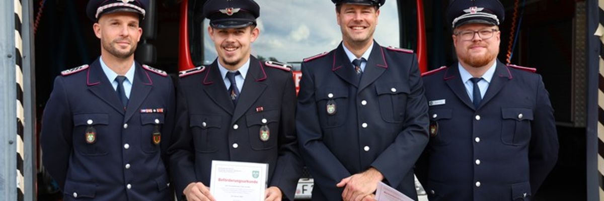 FW Hambühren: 160 Jahre Feuerwehrdienst gewürdigt / Kameradschaftsabend mit Beförderungen und besonderen Ehrungen