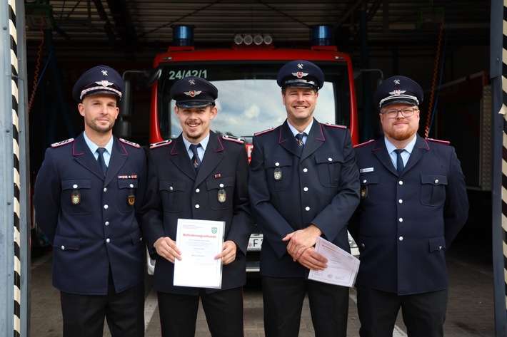 FW Hambühren: 160 Jahre Feuerwehrdienst gewürdigt / Kameradschaftsabend mit Beförderungen und besonderen Ehrungen