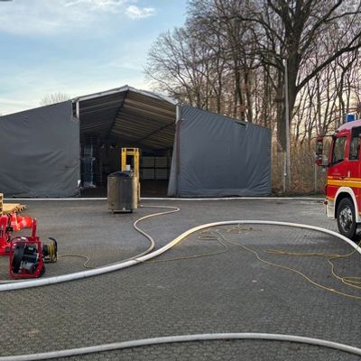 FW Gronau: Brand im Industriegebiet an der Hentschelstraße