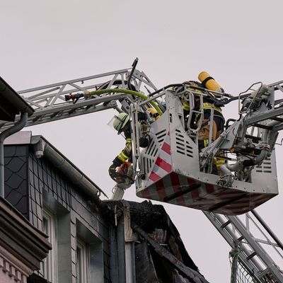 FW-E: Dachstuhlbrand in Essen-Kray - Gebäude unbewohnbar