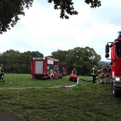 FW VG Asbach: Feuerwehr der VG Asbach beteiligt sich am landesweiten Übungstag / Großer Waldbrand in Windhagen