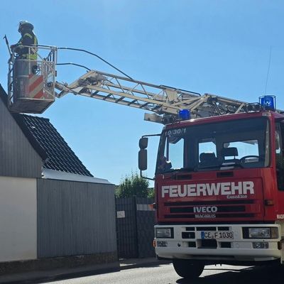FW Celle: Feuer im Dachstuhl eines Wohnhauses