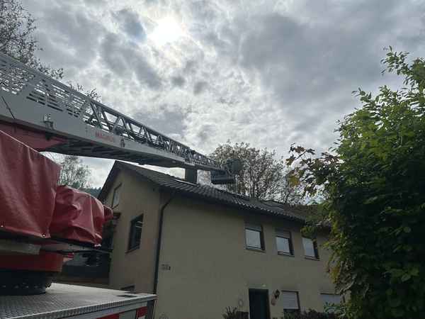 KFV-CW: Massiver Innenangriff verhindert Dachstuhlvollbrand