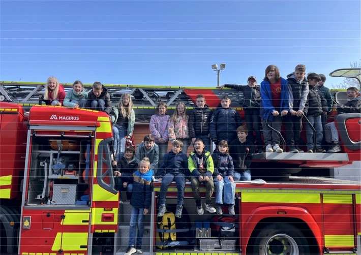 FW Menden: Brandschutzerziehung im Kindergarten und in der Grundschule Schwitten