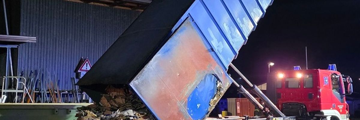 FW-Radolfzell: Brand in Presscontainer eines Supermarktes