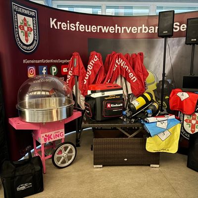 FW-SE: Von Zuckerwatte bis Pavillon - Große Freude bei den Jugendfeuerwehren im Kreis Segeberg