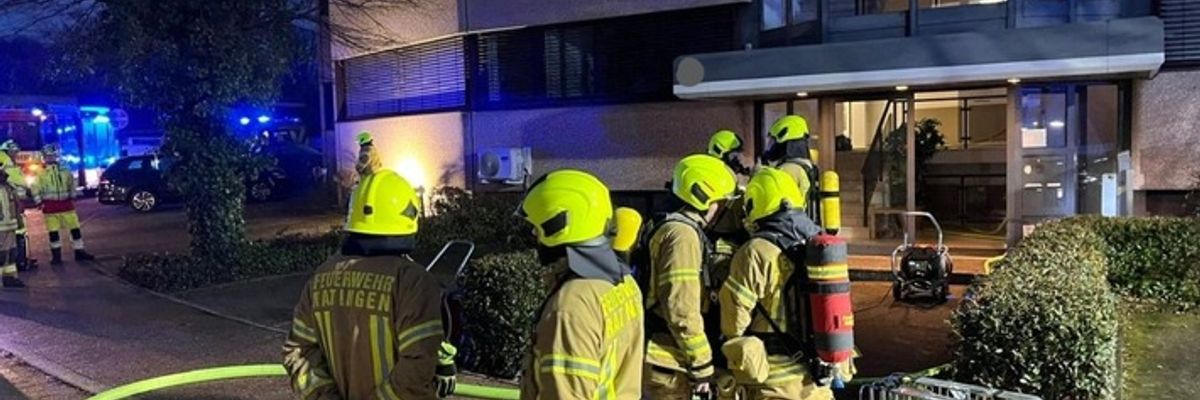 FW Ratingen: Kellerbrand in Ratingen-Lintorf