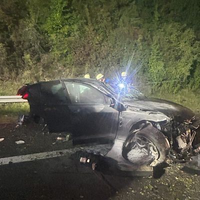 FW Pforzheim: Schwerer Verkehrsunfall auf der BAB 8