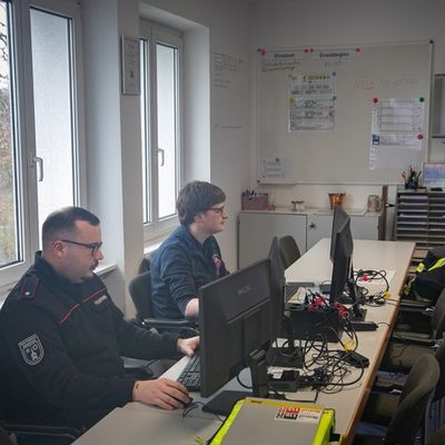 FW LK Neunkirchen: Neunkircher Feuerwehr auch an Rosenmontag im Einsatz