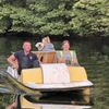 FW Ratingen: Labrador stürzt in alten Steinbruch - Feuerwehr Ratingen rettet Tier mit Tretboot über Wasserweg
