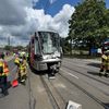 FW-NE: Straßenbahn kollidiert mit LKW | 5 Personen verletzt
