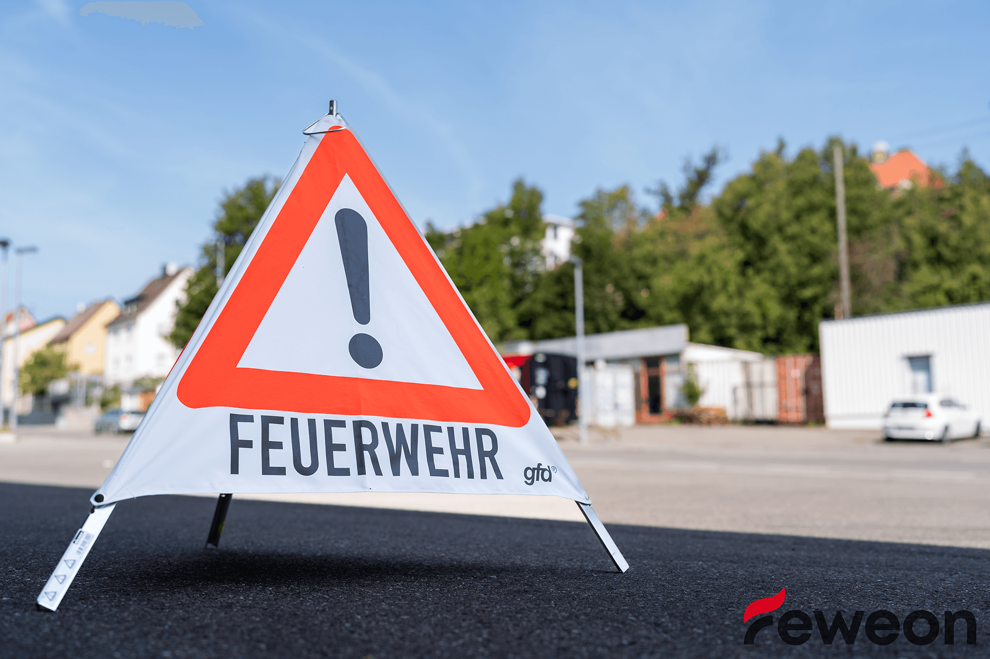 FW-SG: Wohnungsbrand mit Menschenleben in Gefahr