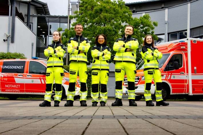 FW-GL: Feuerwehr Bergisch Gladbach stattet Rettungsdienst mit neuer Schutzkleidung aus
