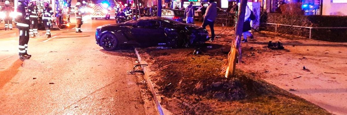 FW-M: Zwei Verletzte nach Verkehrsunfall (Milbertshofen)