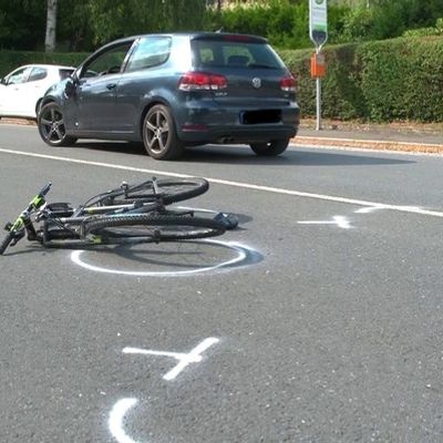 FW-EN: Schwerverletzter Radfahrer nach Verkehrsunfall - Rettungshubschrauber im Einsatz