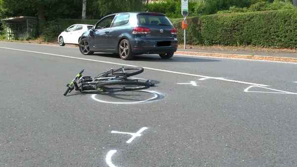 FW-EN: Schwerverletzter Radfahrer nach Verkehrsunfall - Rettungshubschrauber im Einsatz