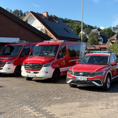 FW Beverungen: Feuerwehr Beverungen stellt neue Einsatzfahrzeuge und moderne Logistikkomponenten offiziell in Dienst / Eine Investition in die Sicherheit der Beverunger Bevölkerung