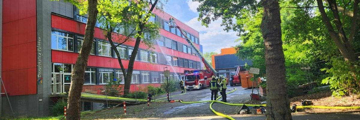 FW Witten: Brand an der Berufsschule