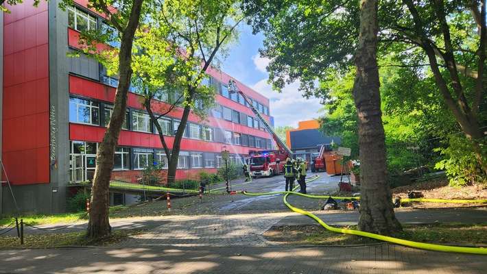 FW Witten: Brand an der Berufsschule