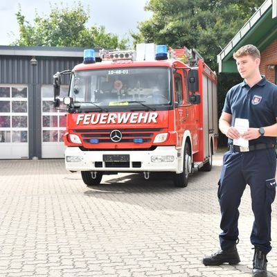FW Heide: Neues Löschfahrzeug für die Freiwillige Feuerwehr Heide-Stadt in Dienst gestellt