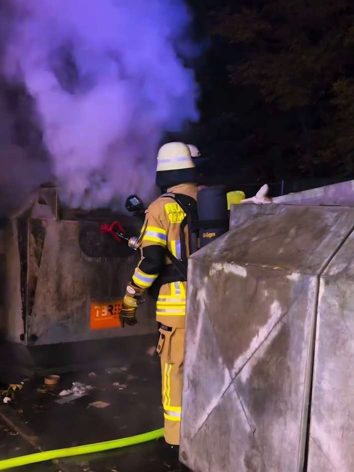 FW-RS: Feuerwehr Remscheid - Einsatzbilanz zu Silvester 2026/2026