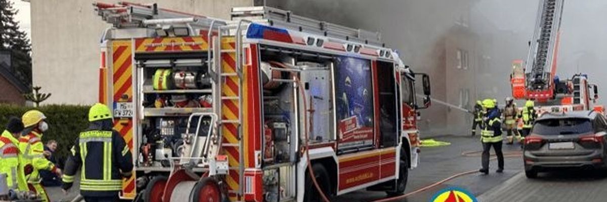 FW-MG: Verrußter Schornstein macht Einsatz der Feuerwehr erforderlich