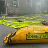 FW-BOT: Kellerbrand- sechs Personen retten sich durch verqualmten Treppenraum