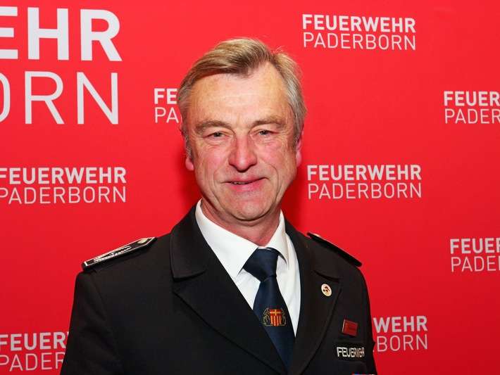 FW Paderborn: Robert Siemensmeyer feiert 60. Geburtstag - Höchstes Engagement für die Menschen in Sande und Paderborn