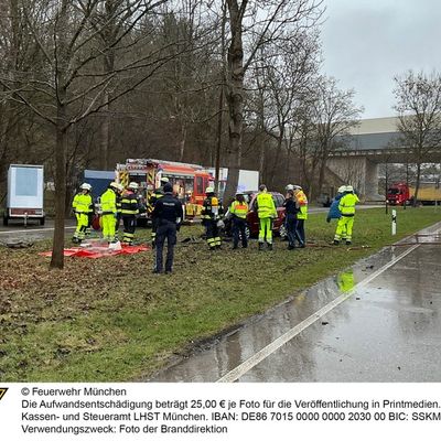 FW-M: Verkehrsunfall mit Todesfolge (Auensiedlung)
