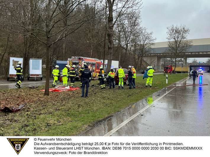 FW-M: Verkehrsunfall mit Todesfolge (Auensiedlung)