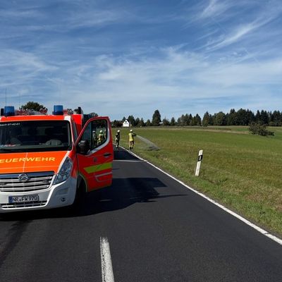FW VG Asbach: Mehrere kleine Flächenbrände an der L255 bei Etscheid