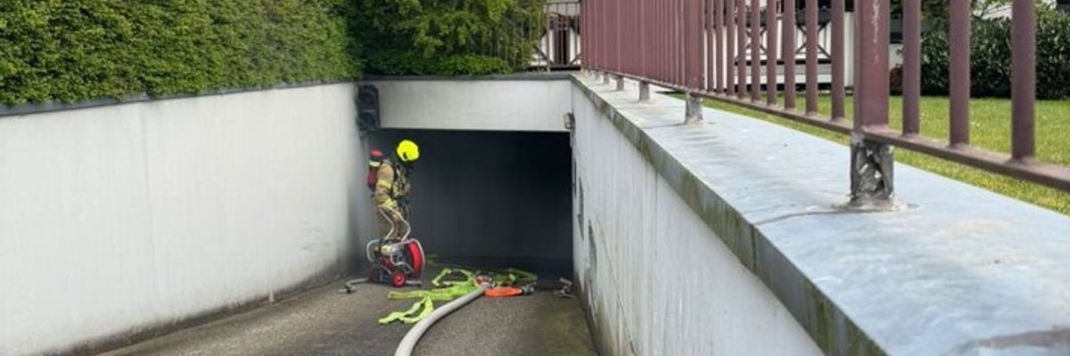 FW Ratingen: Oldtimer sorgt für Feuerwehreinsatz