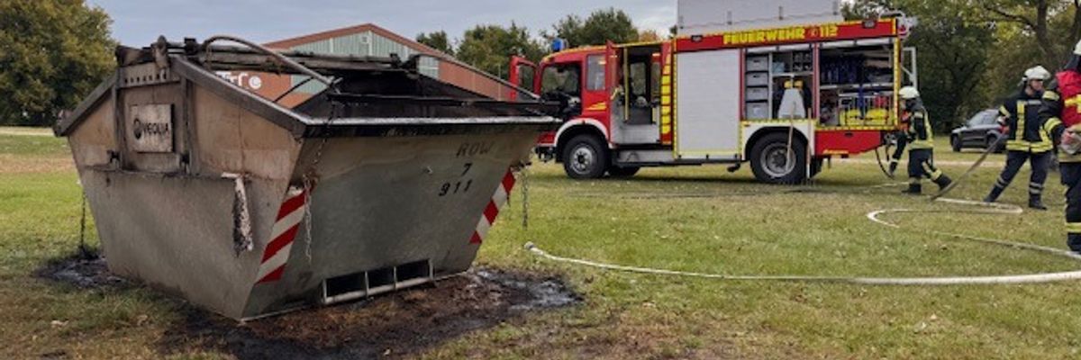 FW-ROW: Containerbrand an der Schule in Tarmstedt