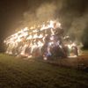 FW-DO: 310 Heuballen brennen in Dortmund-Asseln