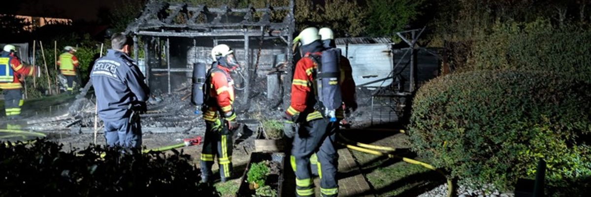 Feuerwehr Weil: Gartenhüttenbrand in Weil am Rhein, Ortsteil Haltingen
