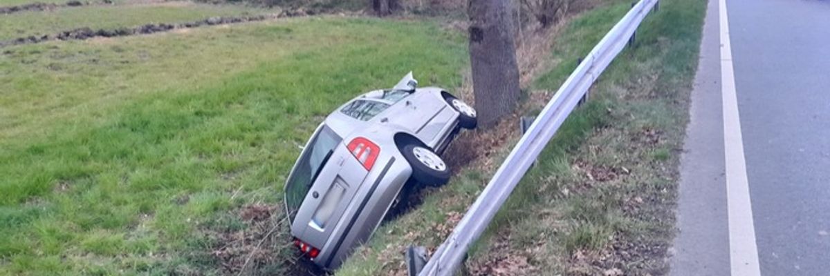 FW-WRN: Feuerwehr zu Unfall auf der Varnhöveler Straße alarmiert