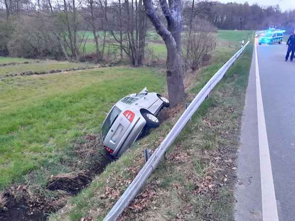 FW-WRN: Feuerwehr zu Unfall auf der Varnhöveler Straße alarmiert