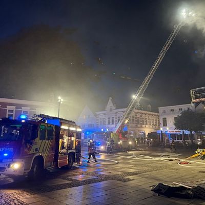 FW-AUR: Gastronomie-Küche wird Raub der Flammen