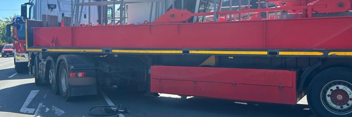 FW-EN: Fahrradfahrer kollidiert mit LKW