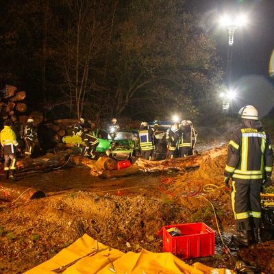 FFW Schwalmtal: Aufwendige Unwetterlage bildet Grundlage für die Jahresabschlussübung der Feuerwehr Schwalmtal