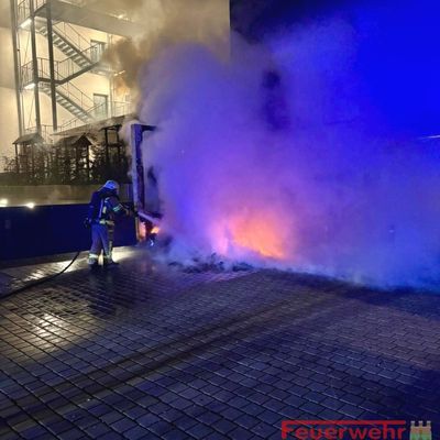 FW-RE: Brand mehrerer Mülltonnen in der Recklinghäuser Innenstadt