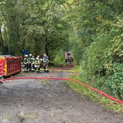 FW-Stormarn: Feuerwehren und Kreis Stormarn Propen Waldbrand mit 180 Einsatzkräften
