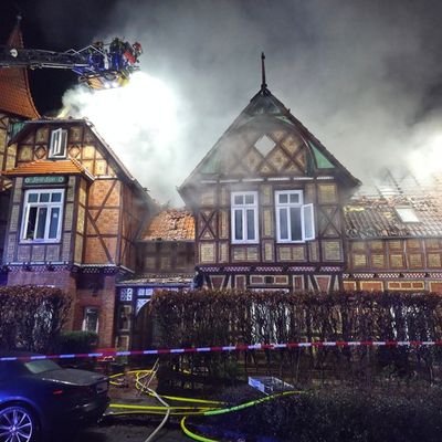 FW-ROW: Wohnhausbrand in Rotenburg - Großbrand in der Nacht