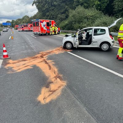 FW-EN: Schwerer Verkehrsunfall auf der Autobahn - sieben Personen verletzt