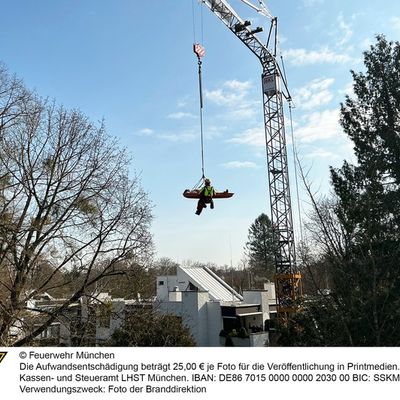 FW-M: Notfallrettung auf Baustelle (Menterschwaige)