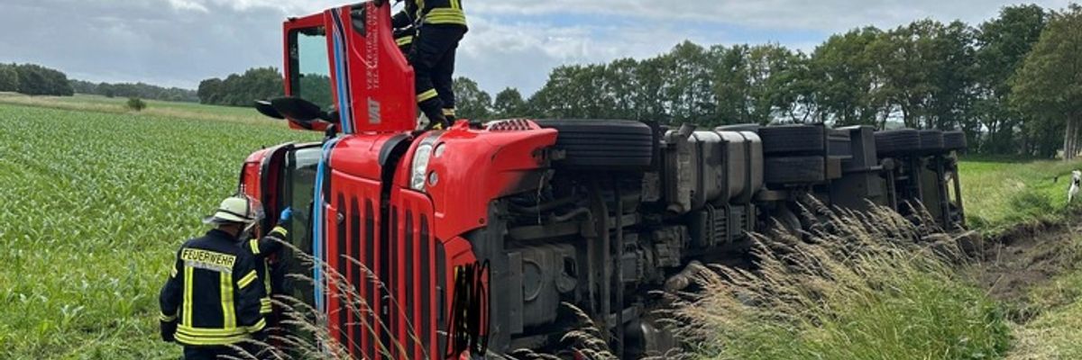 FW-ROW: Lkw-Unfall auf der L130