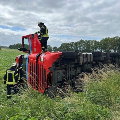 FW-ROW: Lkw-Unfall auf der L130