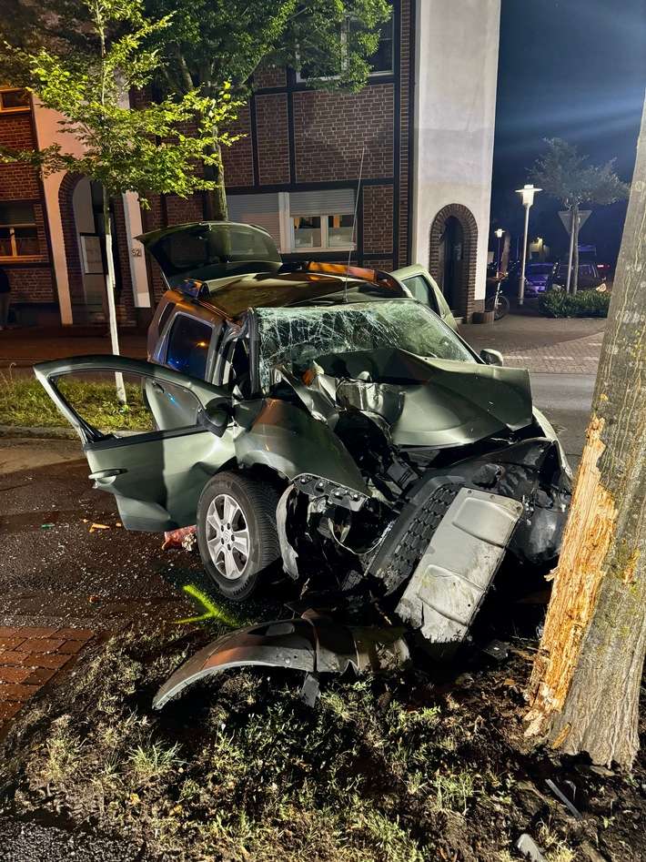 FW Bocholt: Verkehrsunfall auf der Blücherstraße - vier Verletzte