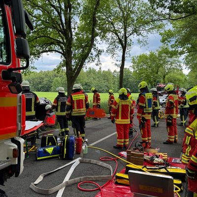 FW-SE: Schwerer Verkehrsunfall in Lentföhrden
