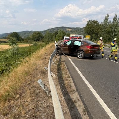 FW Weinheim: Zwei Verletzte bei Verkehrsunfall auf der B 38 Westtangente